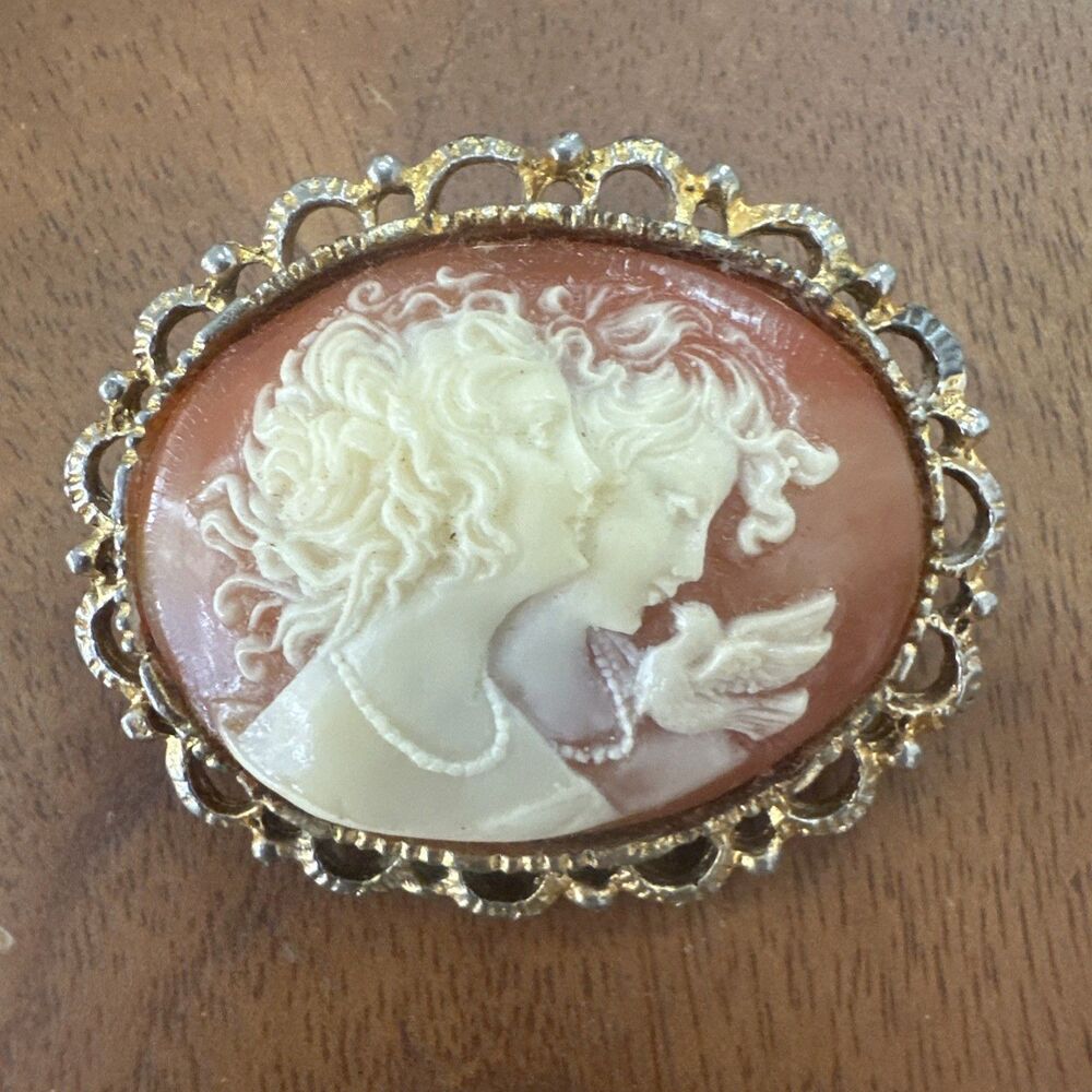 VINTAGE GOLD TONE TWO LADIES Victorian style cameo brooch & Dove PINK